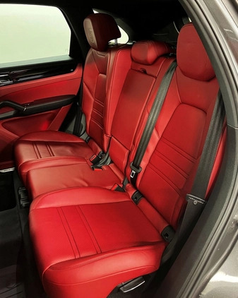 Porsche Cayenne cena 399000 przebieg: 74921, rok produkcji 2019 z Goniądz małe 781